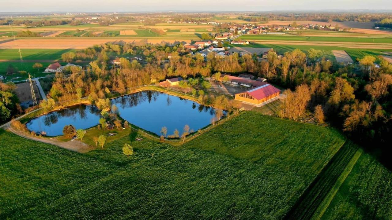 Apartment Country House Zaton Tisina Buitenkant foto